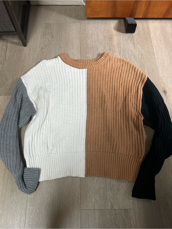 a new day Sweaters - Colorblock Ribbed Crewneck Sweater in White, Camel, Gray and Black